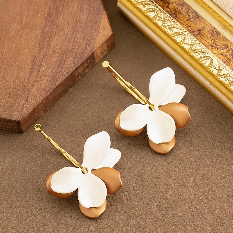 European and American fashion exaggerated atmosphere irregular dripping oil paint petal earrings light luxury fashionable high-end earrings