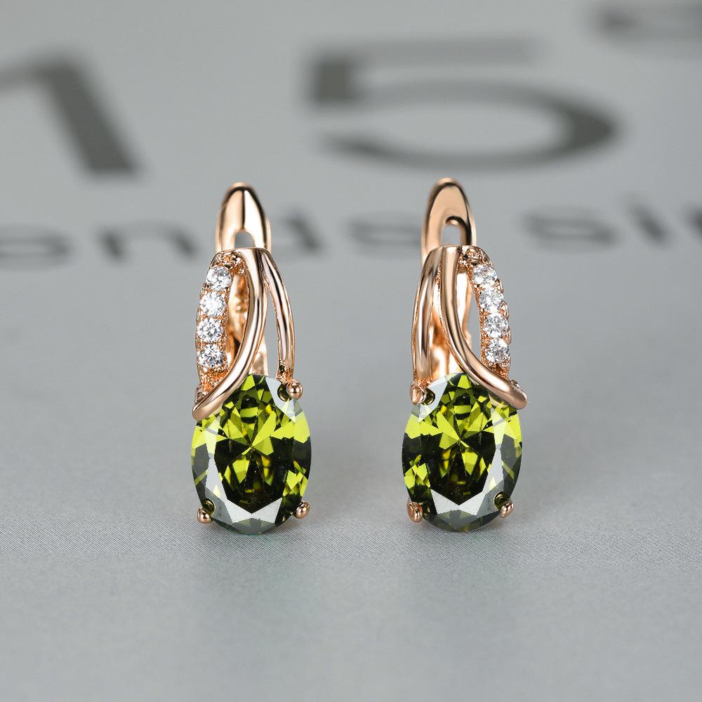 Cercei Suiyuan 2023 cu pietre albe diamantate, placați cu aur șampanie