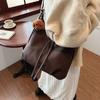 Casual retro large-capacity bag women's 2025 new autumn and winter commuter shoulder messenger bag fashionable dumpling bag