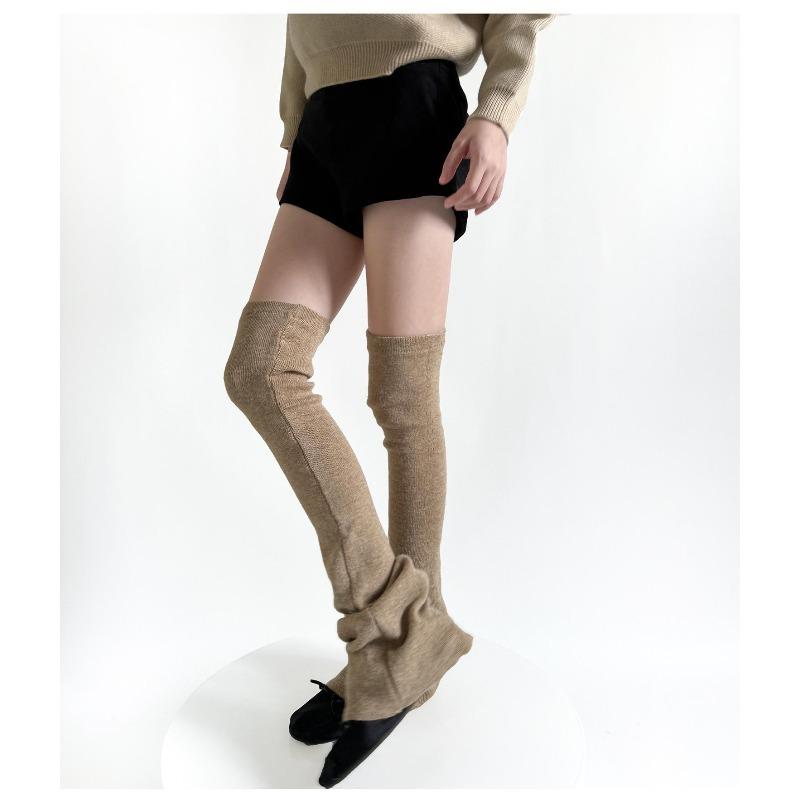 Slightly Flared High-top Sock Knit with An Atmosphere, Creamy White for Slimming, Versatile Leg Covers, Solid Color Over-the-knee Socks