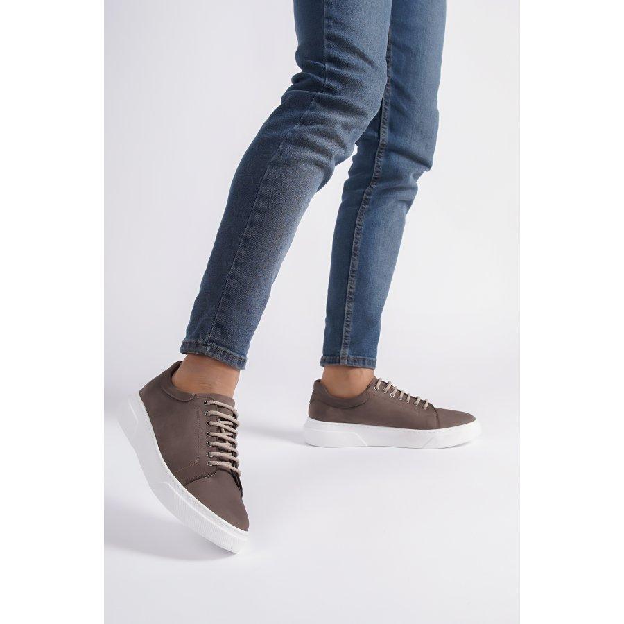 

Мужские повседневные кроссовки из натуральной кожи