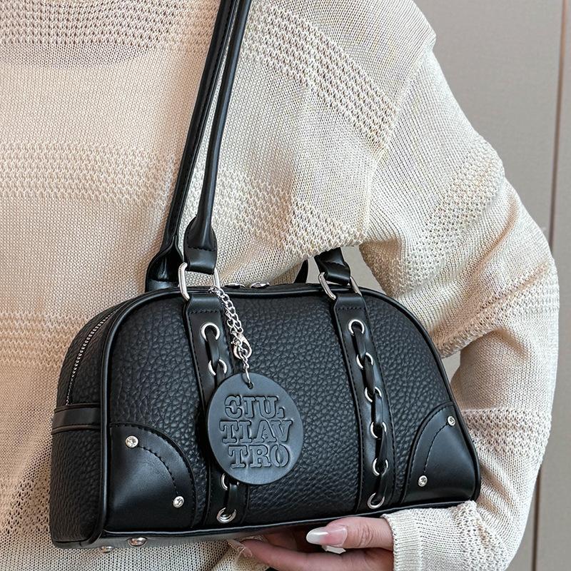 Korean summer niche foreign style underarm bag 2025 new fashion contrasting color casual commuter shoulder Boston bag