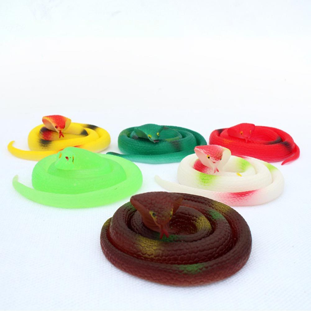 75cm Simulare Șarpe din cauciuc Jucărie complicată Șarpe cu cap rotund din cauciuc Jucărie noută pentru Halloween(culoare aleatorie)