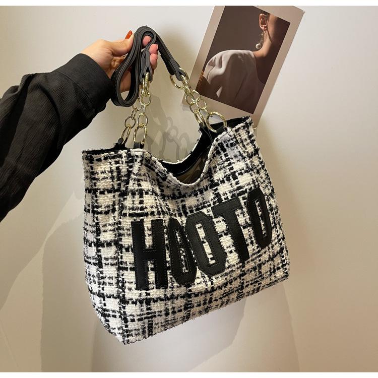 

Осенние и зимние популярные нишевые женские сумки корейская версия повседневных сумок-тоут вместительные сумки для поездок на работу универсальные клетчатые сумки через плечо бежевый