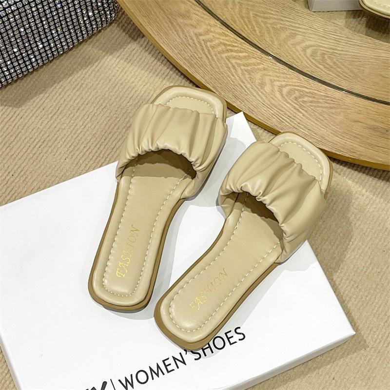 Cool slippers women's summer 2025 new Korean version pleated fashion one-word drag square head flat bottom low heel outer wear beach shoes women
