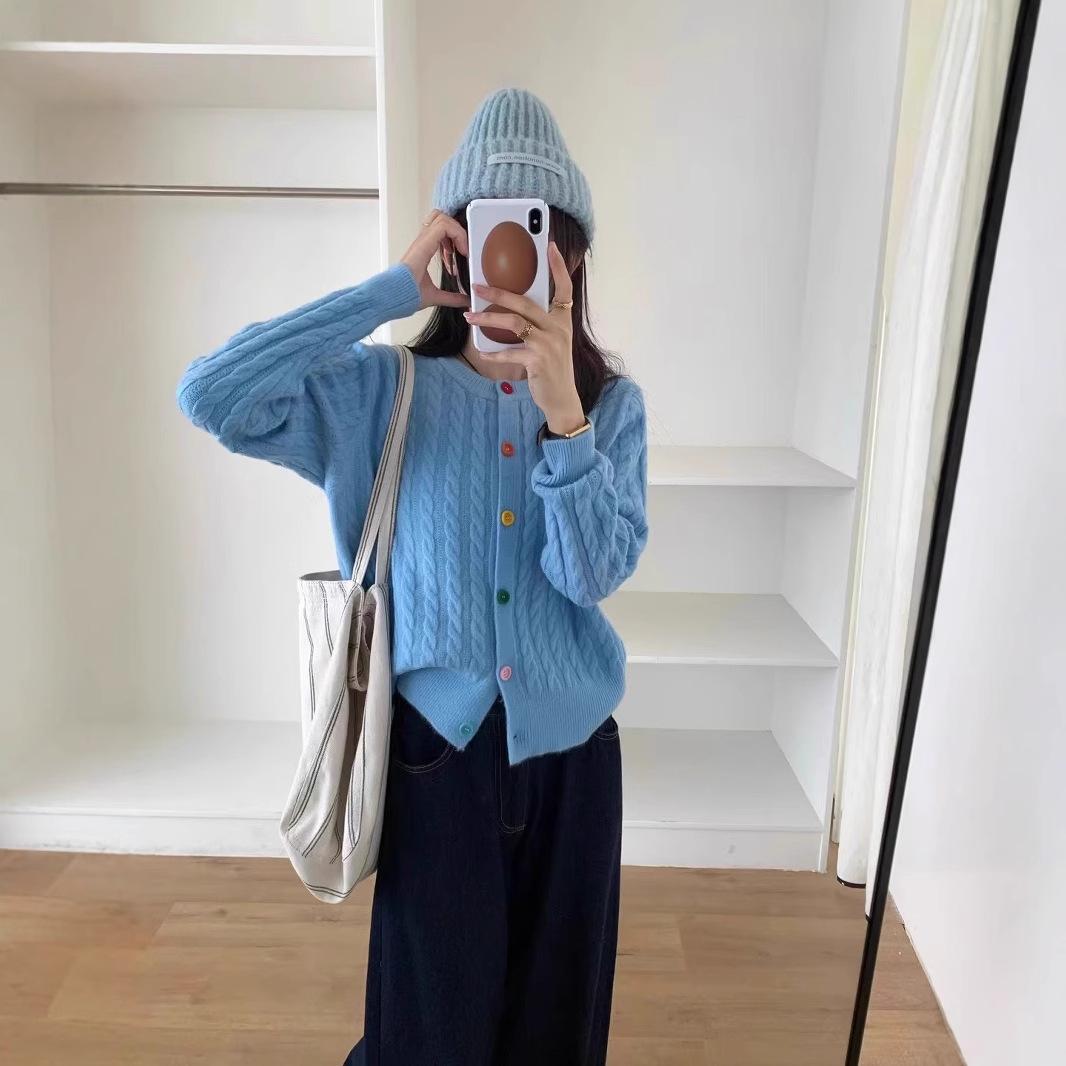 

Gentle retro color button crew neck twist sweater jacket women s spring and autumn fashion sweet long-sleeved knitted sweater Average size 57-103 синій