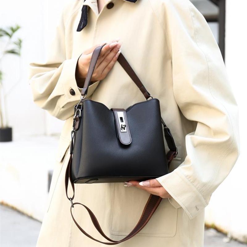 Luxury Leather Shoulder Bag Buckle Design Women Bucket Bag Multicompartment Commuter Briefcase Wide Shoulder Strap Crossbody Bag