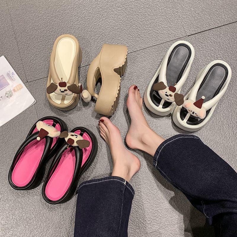 Versatile height increase women cool slippers 2025 new summer wear Internet celebrities cute cartoon thick flip-flops women