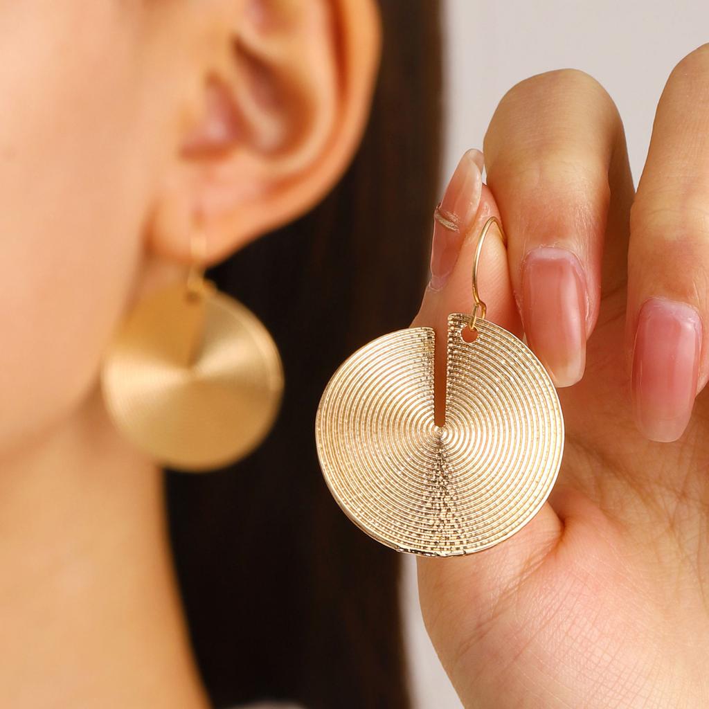 Retro Twisted Statement Earrings for Women Party Wedding Temperament Jewelry Geometry Golden Silver Color Metal Earrings