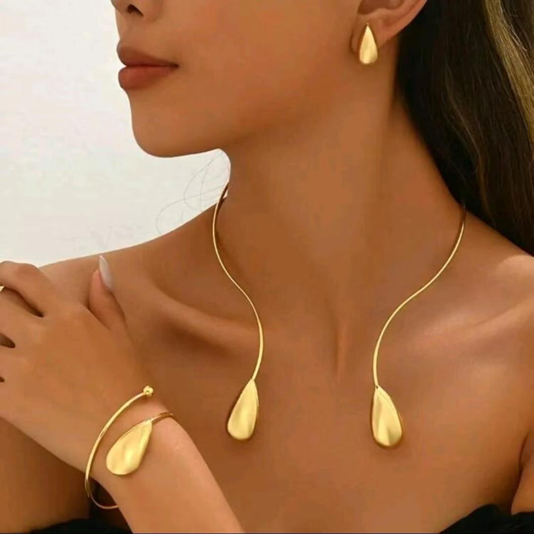 

New jewelry, exaggerated punk style alloy water drop pendant, hot-selling set, retro fashion trend jewelry.