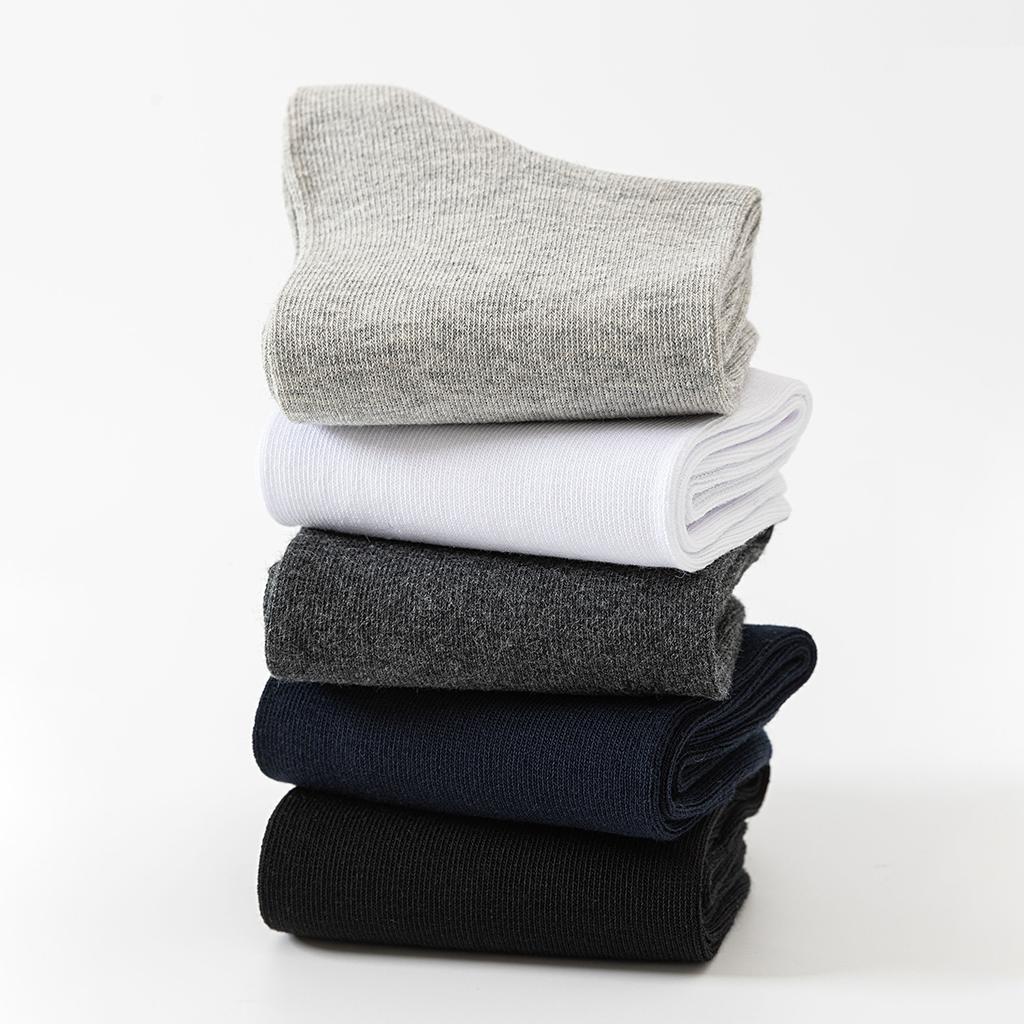 The Men's Socks for All Four Seasons Are Loose and Non-restrictive Mid-calf Men's Socks, Providing A Comfortable and Boneless Casual Look