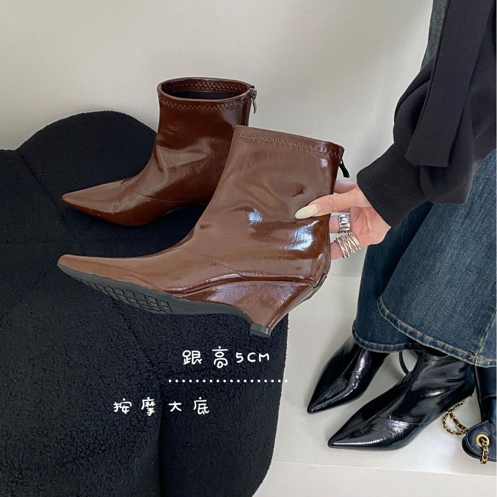 2025 winter new pointed short wedge heel zipper Martin fashion low tube fashion women's short boots