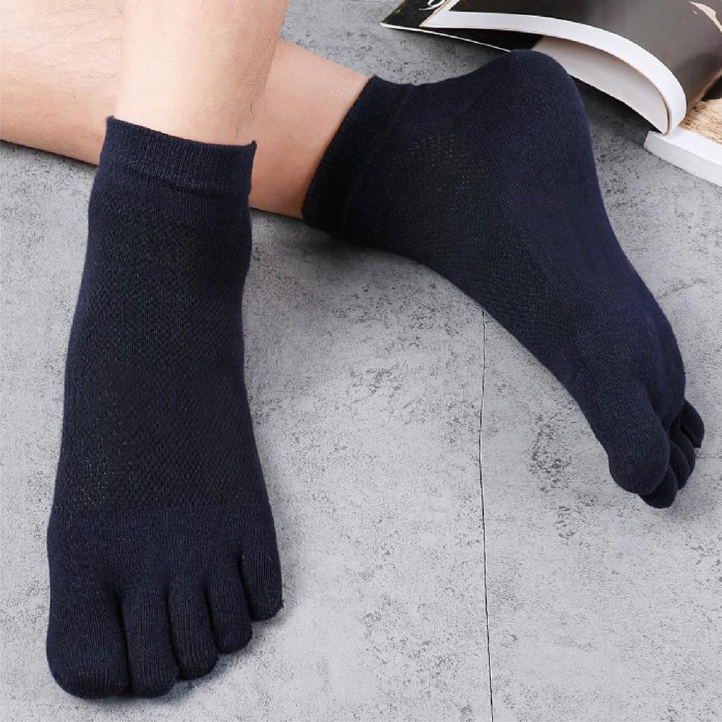 Einfarbige Baumwoll-Fünf-Zehen-Socken für Herren Grau Schwarz Atmungsaktive Hohlmaschen-Knöchelsocken Frühling Sommer Freizeit-Socken mit geteilten Zehen