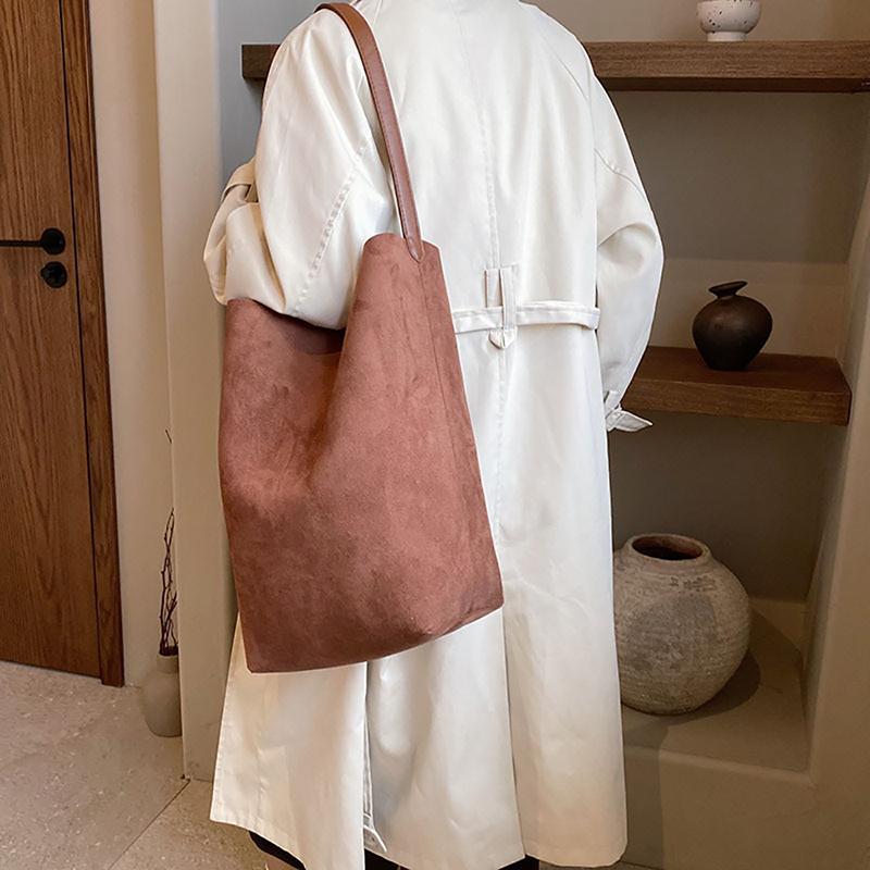 High-quality Vintage Suede Bucket Bag Large Capacity Casual All-match Single Shoulder Tote Bag Women's Korean Solid Commuter Bag