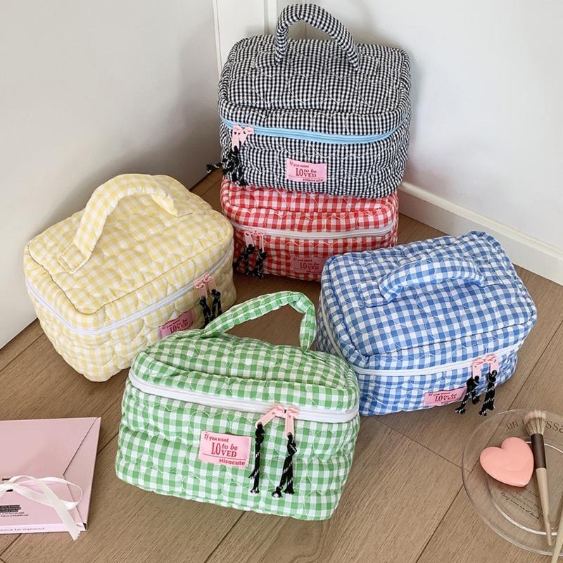 For Travel And Gym Use Convenient Hand Carry Plaids Cosmetic Storage Bag Large Capacity Quilted Heart Embroidery