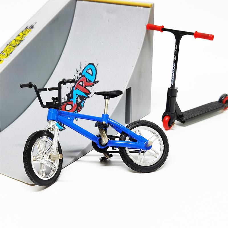 Alloy Fingerboard Skate Park Ramp Set with Bicycle & Kick Scooter