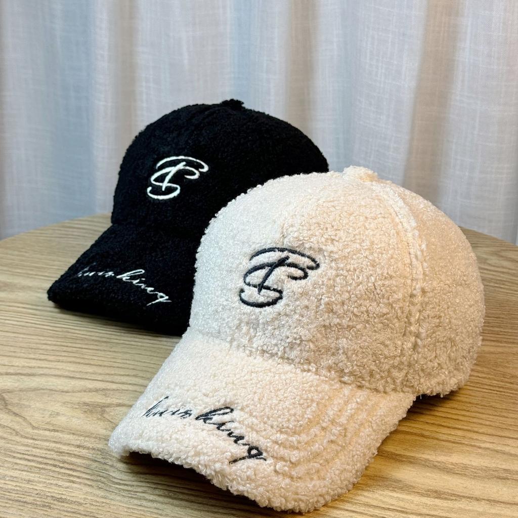 Lamb Wool Hat Women's Autumn and Winter Face Showing Small Plush Baseball Cap Plus Velvet Thickening To Keep Warm and Cold Proof Versatile Peaked Cap