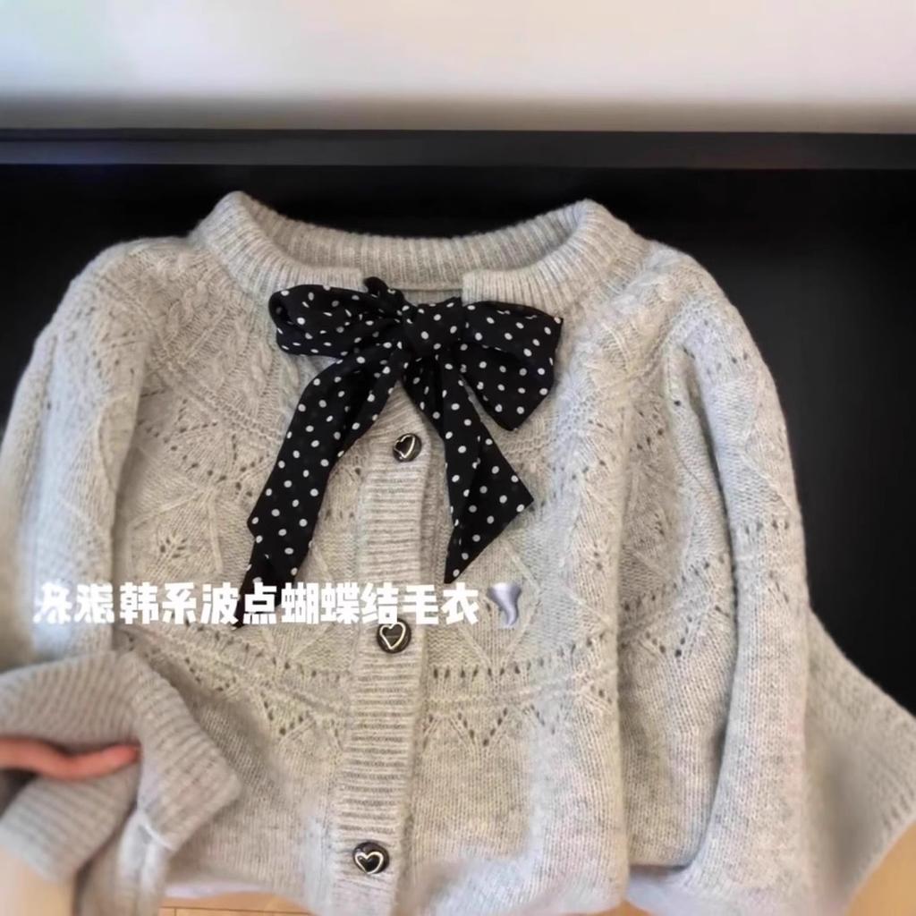 Autumn and winter new polka dot silk scarf bow thickened sweater women's love buckle knitted gray