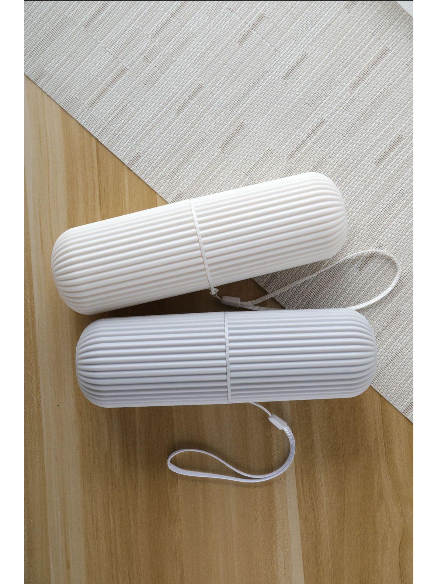 

Yijia Portable Travel Toothbrush and Wash Cup Set Random Color