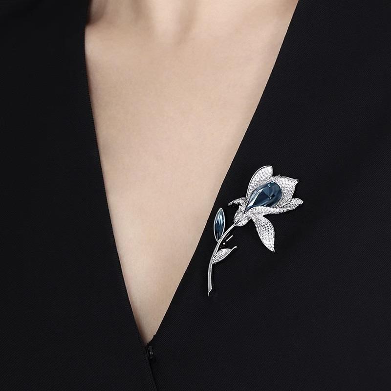 Full Diamond Tulip Brooch, Exquisite and Luxurious Crystal Brooch, Design Sense, Niche Brooch