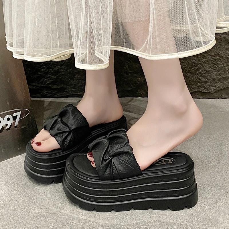Fashion 8CM Summer Women Slippers New Pleated Thick Sole Dad Shoes Casual High Platform Slides Leisure Outside Flip-Flops Sneakers Woman