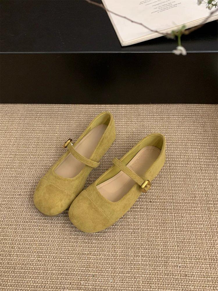 

Flat-bottomed gentle Mary Jane shoes women s shoes 2025 new spring shallow mouth round head one-word strap with skirt single shoes 35 жовтий