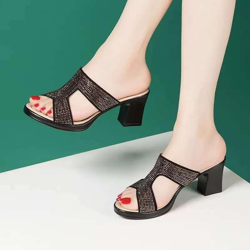 Elegant rhinestone thick-bottomed casual beach cool slippers women's summer new flash diamond lightweight outer slippers