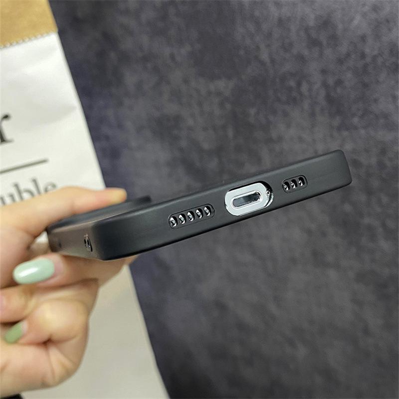 Luxury Gothic Style Black Lip Phone Case For iPhone 11 13 12 14 15 Pro Max Plus Cases Shockproof Soft Silicone Protective Cover