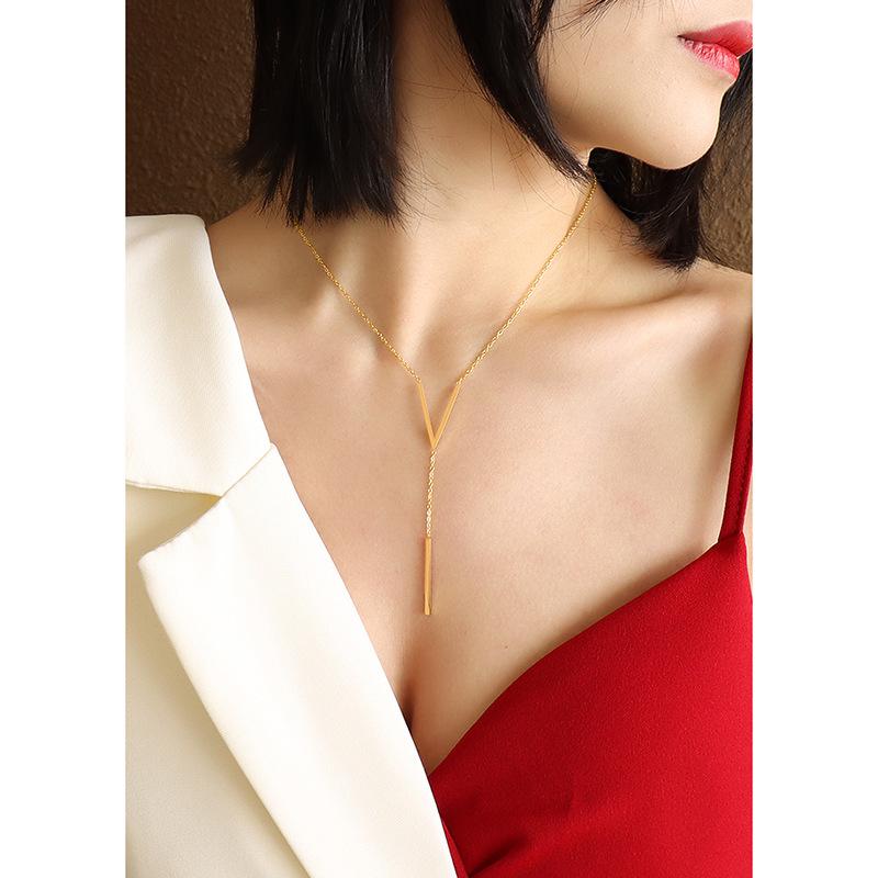 Rose Gold V-Shaped Clavicle Chain Necklace - Non-Fading Titanium Steel