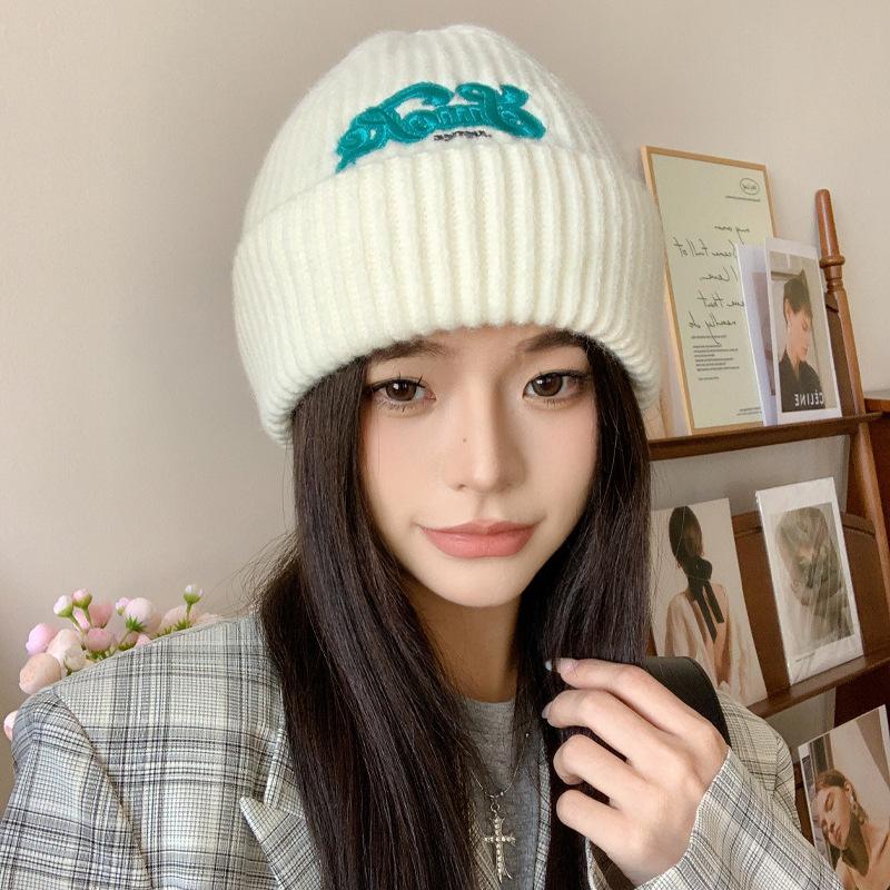 Autumn and Winter New English Standard Knitted Hat Children's Winter Outdoor Versatile Thickened Warm and Cold Cover Wool Hat