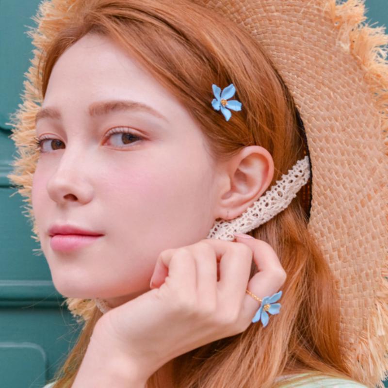 Dana Burton Leilani Twist Flower Hairpin