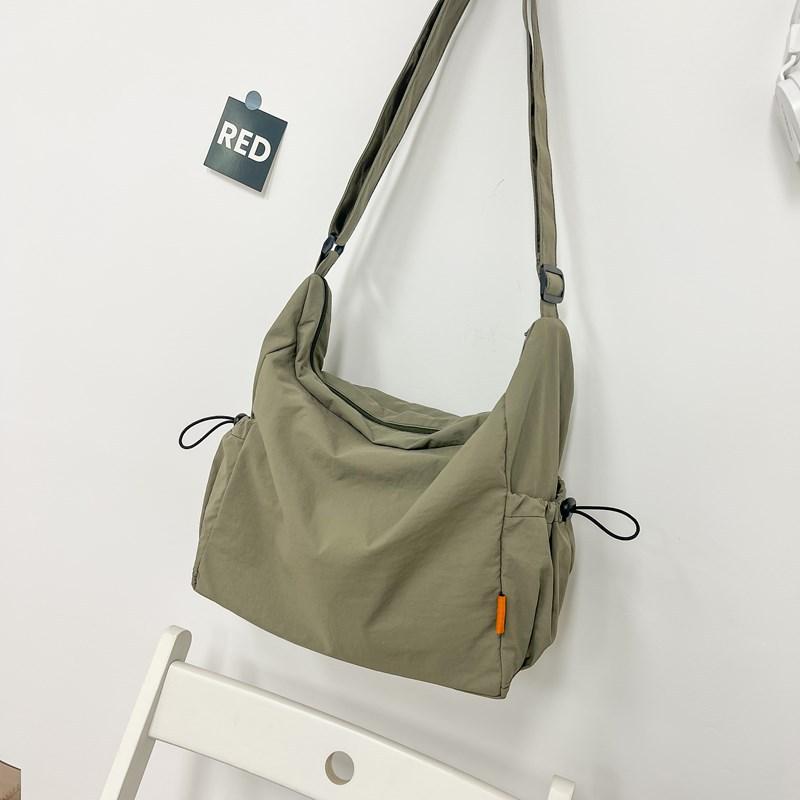 Large-capacity Simple Tooling Wind Messenger Bag Women's Solid Color Lightweight Tote Bag 2025 Summer New Sports Shoulder Bag