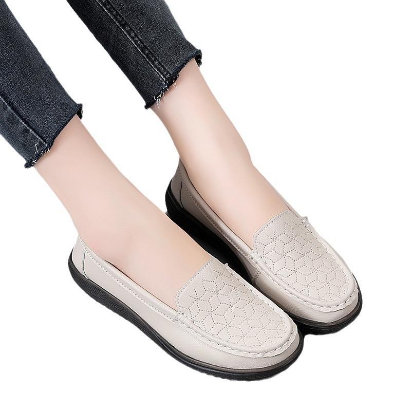 Genuine Leather Flat-bottomed Autumn Leather Shoes, New Casual Shoes, Spring and Autumn People's Single Shoes