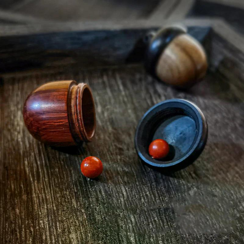 1/2PCS Mini Sandalwood Pill Boxes Portable Granule Storage Box Rescue Tablets Case Small Items Container DIY Acorn Pendants
