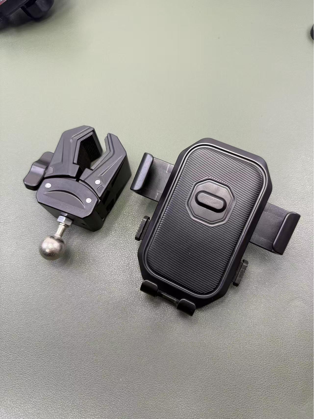 

Universal Large Clamp Ball Head Mount for Mobile Devices - Ideal for Desktops, Cycling, and Video Recording