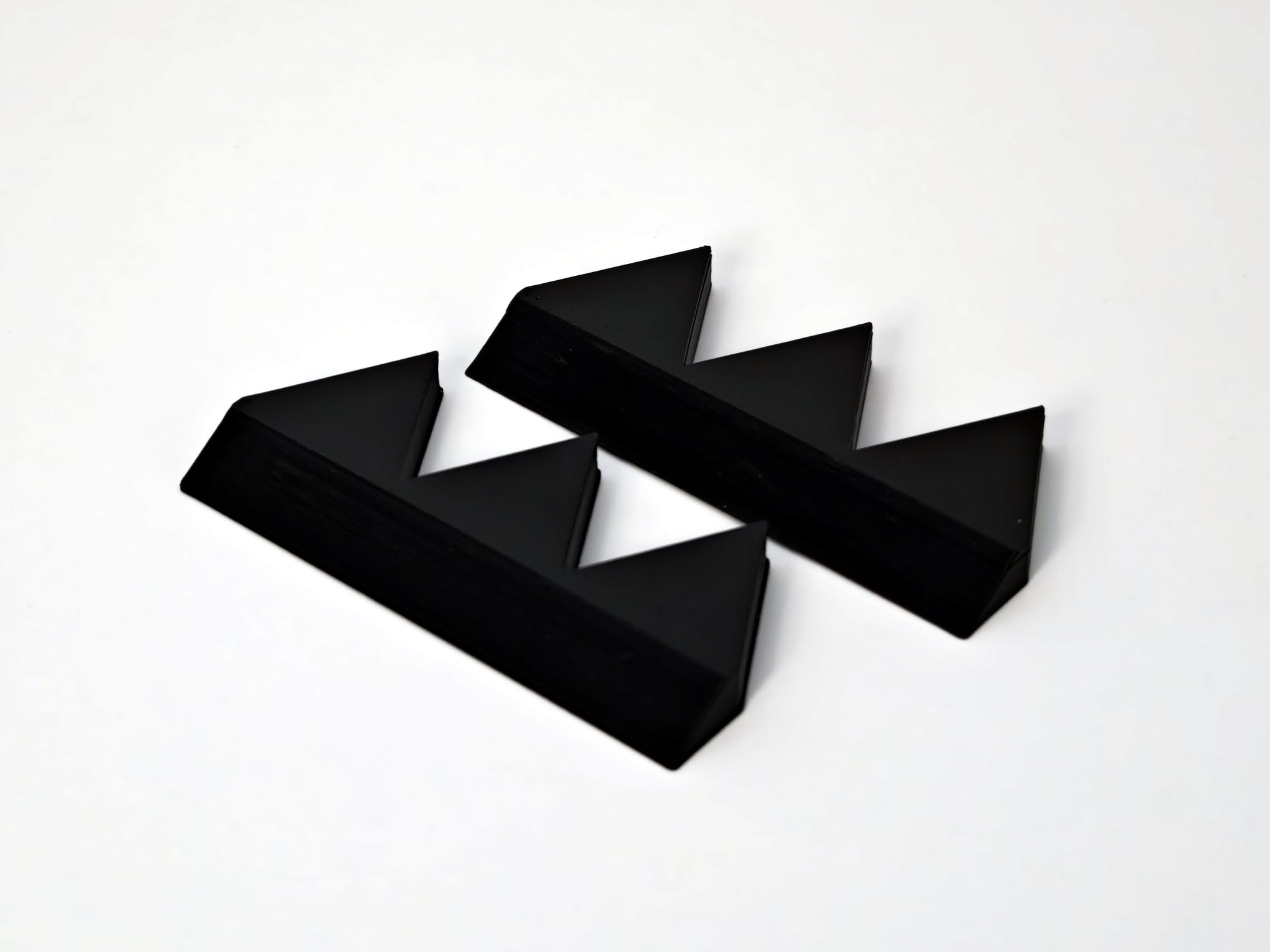 

Chevron Shape Effective Aerodynamic Device, Mini ABS, 3 Mounts, 2 Pieces (Black) чорний