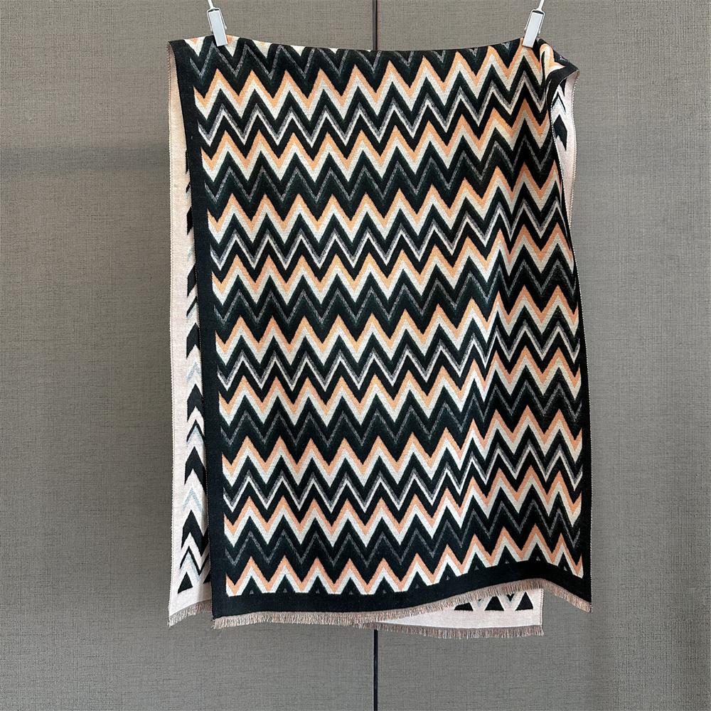 Geometric Design Winter Warm Cashmere Scarves Women High Quality Thicken Pashmina Shawl Elegant Lady Wool Poncho Windproof Pareo