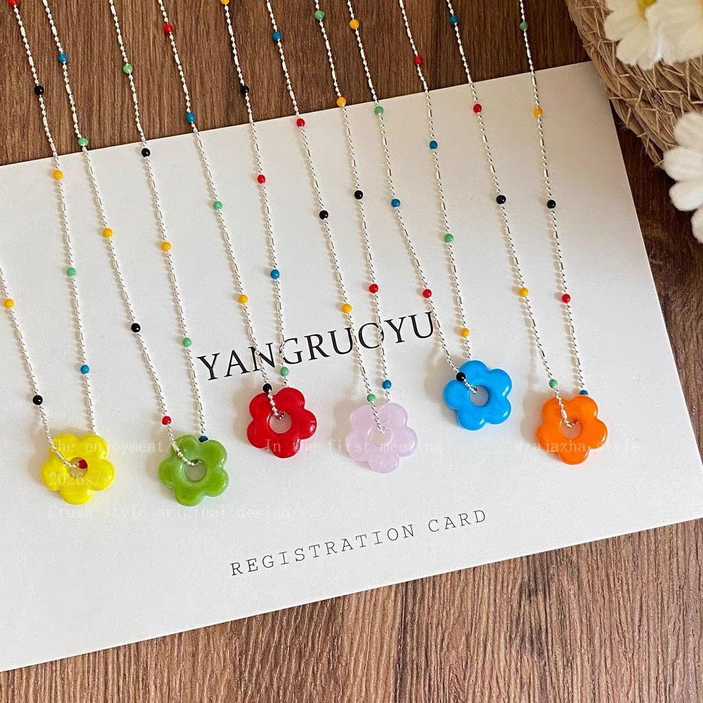 Rainbow Dopamine Flower Beaded Necklace for Women – Exquisite Niche Design Clavicle Chain