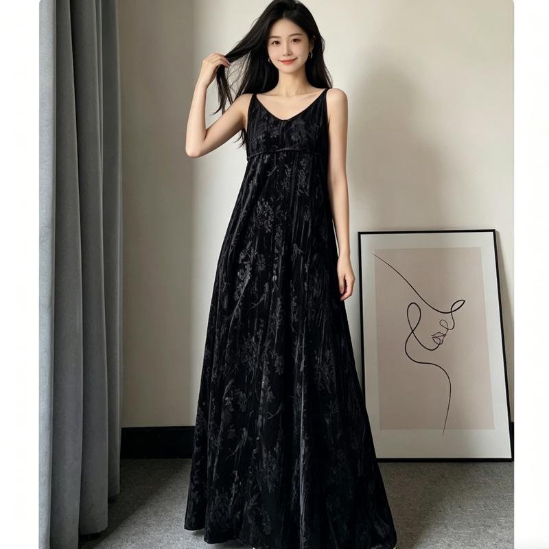 New Chinese-style jacquard suspender dress for women's spring and summer V-neck waist and thin temperament gentle wind long swing dress