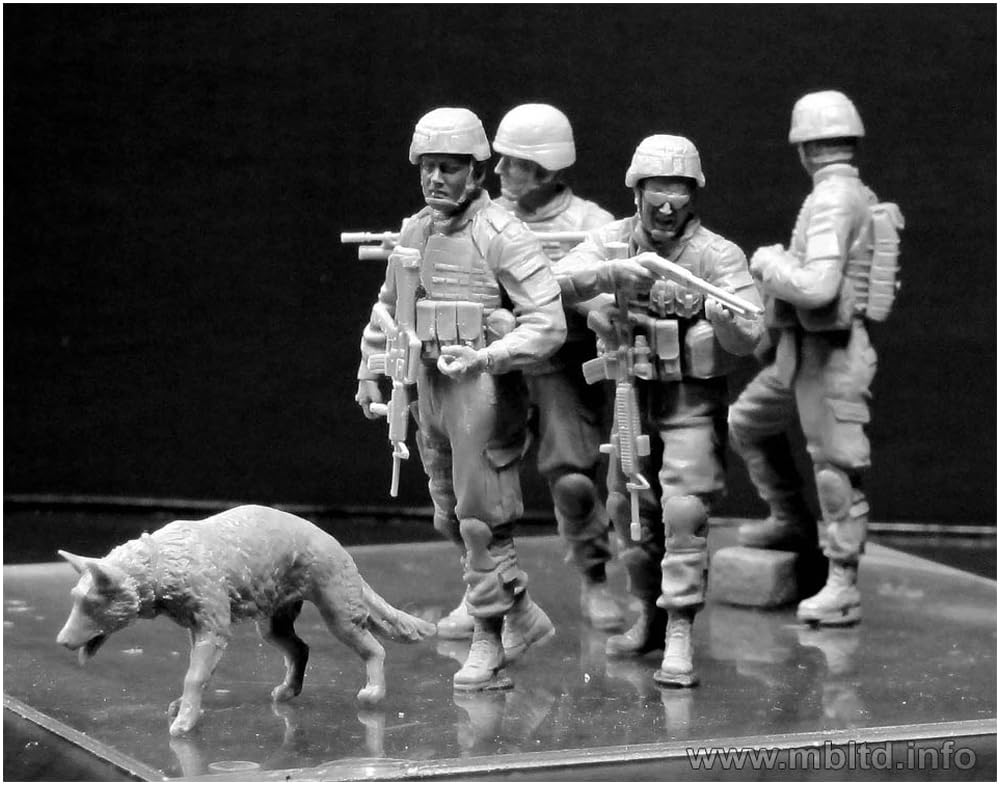 Master Box American 4 Active Infantry Military Dog Afghan War Search Unit Plastic Model MB35154 1/35 +