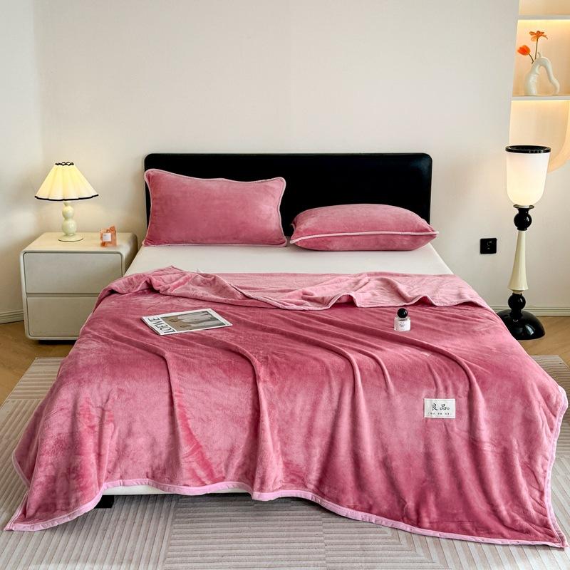 New Solid Color Flannel Blanket Blanket Casual Nap Office Comfortable and Warm Solid Color Milk Blanket