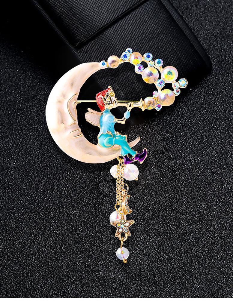 Retro Heavy Industry Little Man On the Moon Tassel Pendant Accessories Brooch