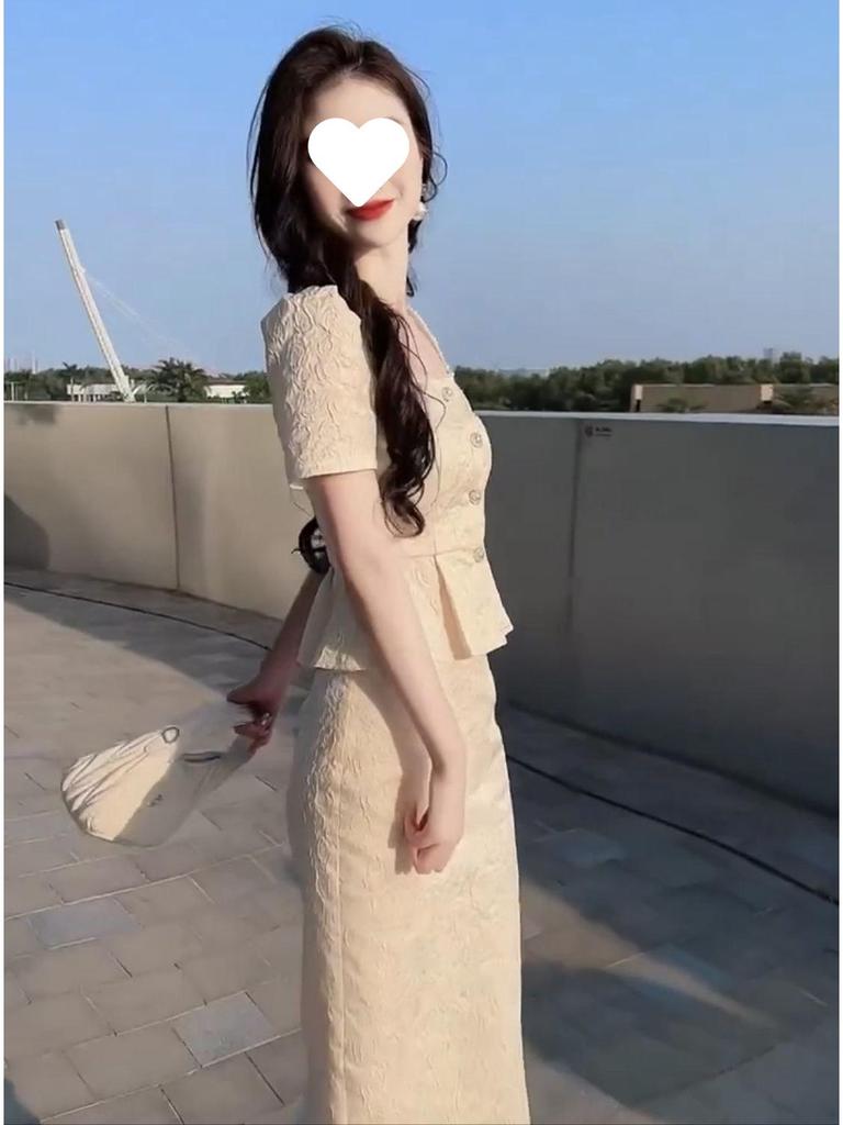 2026 Summer Elegant Women's Square Neck Slimming Skirt Set