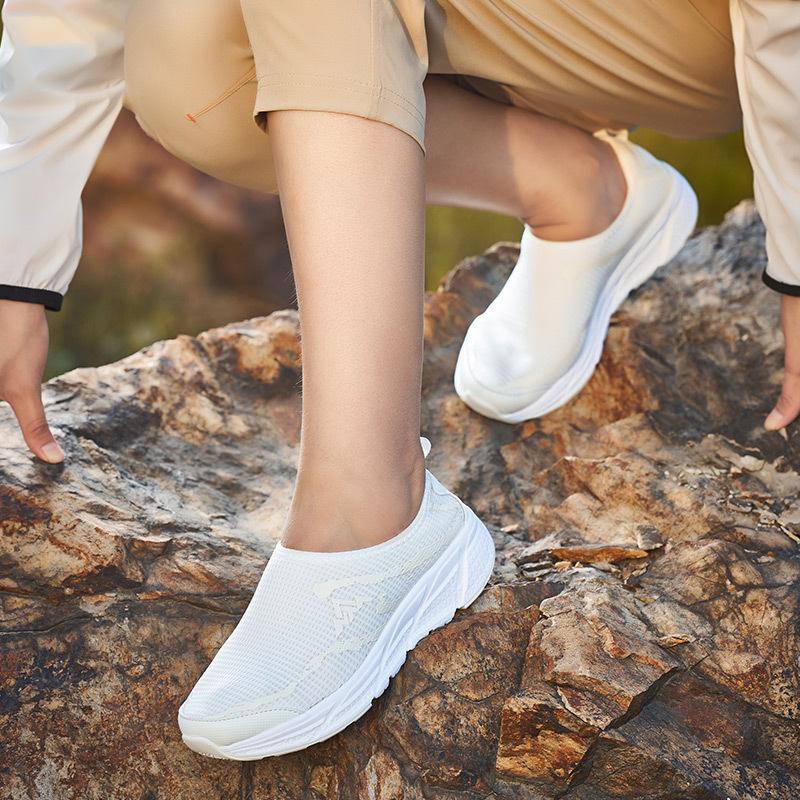 Spring and Summer New Men's Shoes Outdoor Sports Shoes Couple Summer Mesh Breathable Hiking Shoes Casual Running Shoes Men