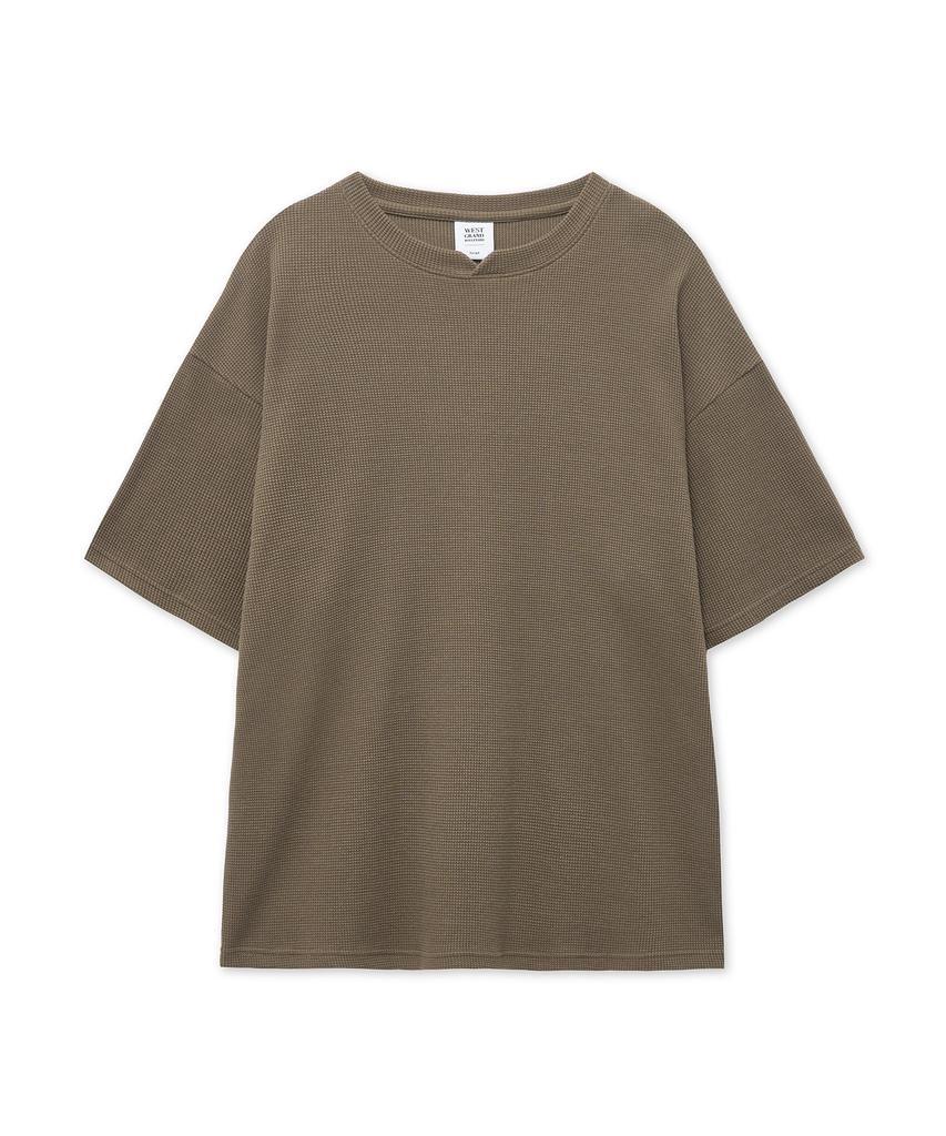 WEST GRAND BOULEVARD Oversized Waffle Henley Neck Short Sleeve T-Shirt Dark Brown