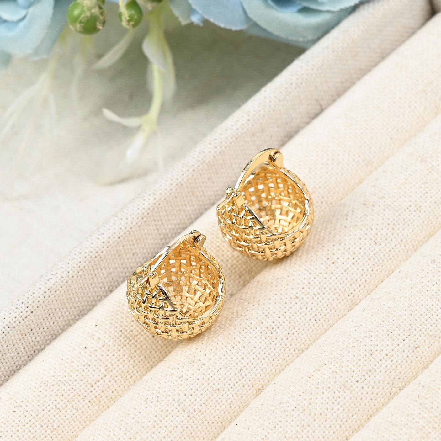 Элегантные золотые серьги-гвоздики в французском ретро-стиле для женщин