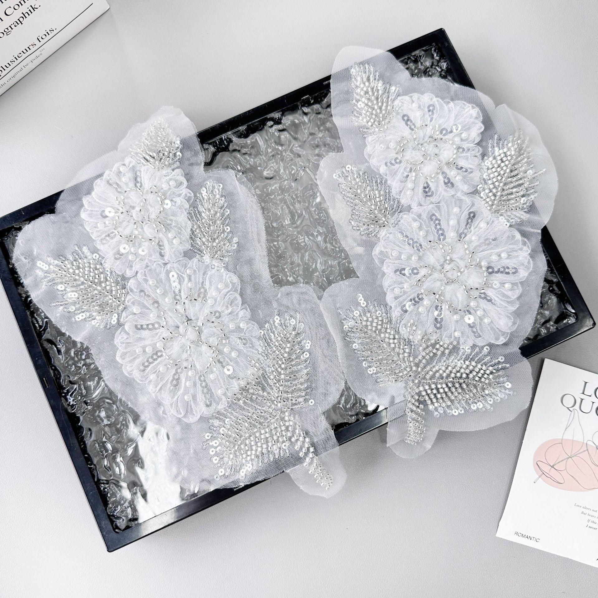 

Mesh Lace Handmade Beads Three-Dimensional Flower Applique Dress Performance Dress Decorative Accessories To Flower Cloth Stickers Accessories X3366 white pair