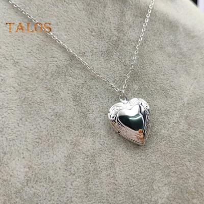 Heart Photo Locket Pendant Necklace Photo Frame Promise Love Keepsake Necklace Polished Alloy Adjustable Length Retro Style Valentines Day Gift