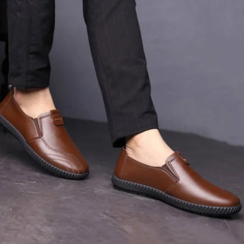 Mode Leder Herren Freizeitschuhe Handgefertigt Leicht Herren Slipper Atmungsaktiv Bequem Laufschuhe Slipper Fahrschuhe