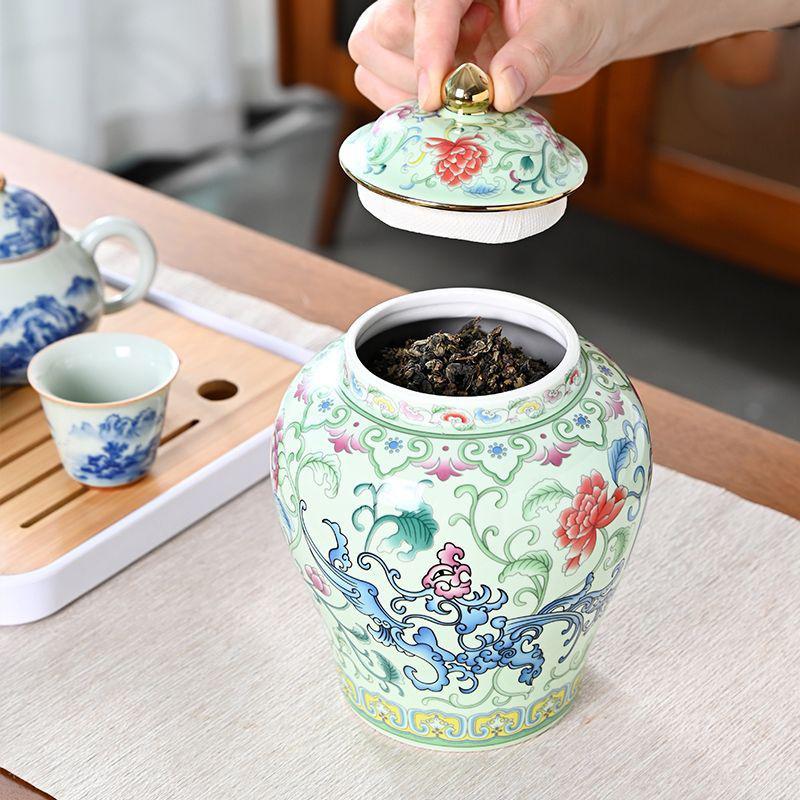 Vintage Ceramic Tea Canister Home Moisture-proof Storage for Candy Nuts and Coffee Beans Desktop Blue and White Porcelain Vase